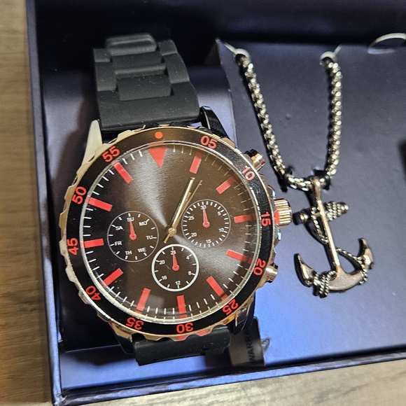 Nautical Themed 3-piece black & red watch giftset w/ ⚓️ pendant & flask Keychain - Picture 2 of 5